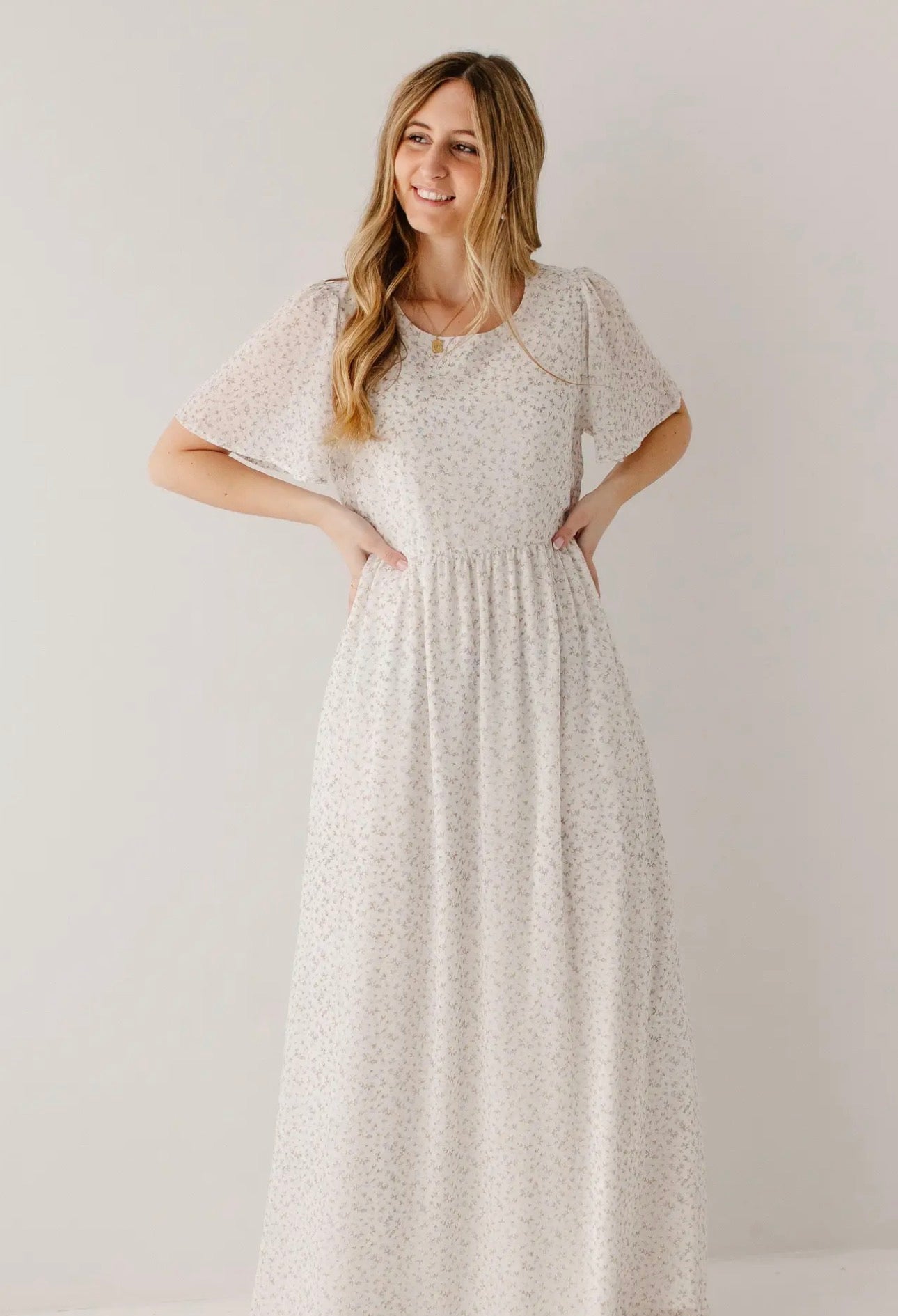 Ivonne Ditsy Floral Maxi Dress